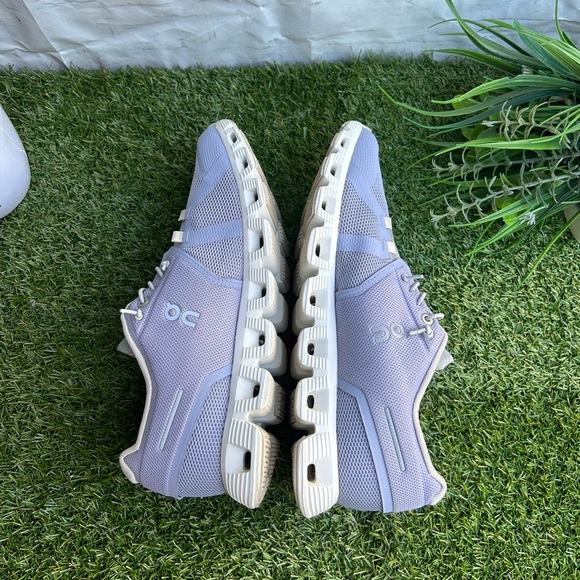 On Running On Cloud 5 Color: Nimbus/Alloy women 9.5 gently used - Picture 10 of 16